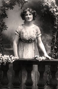 Nina Sevening, actrice