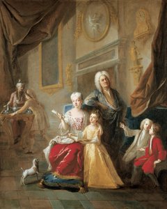 Portret van een familie in een interieur