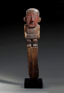 Een Chimu houten figuurmarkering, c.1100-1400