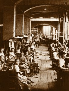 Mannen aan het werk in een touwfabriek in Turijn